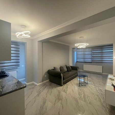 B&P Apartments Mamaia Nord 5 Navodari Exterior photo