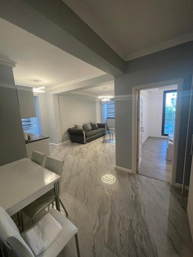 B&P Apartments Mamaia Nord 5 Navodari Exterior photo
